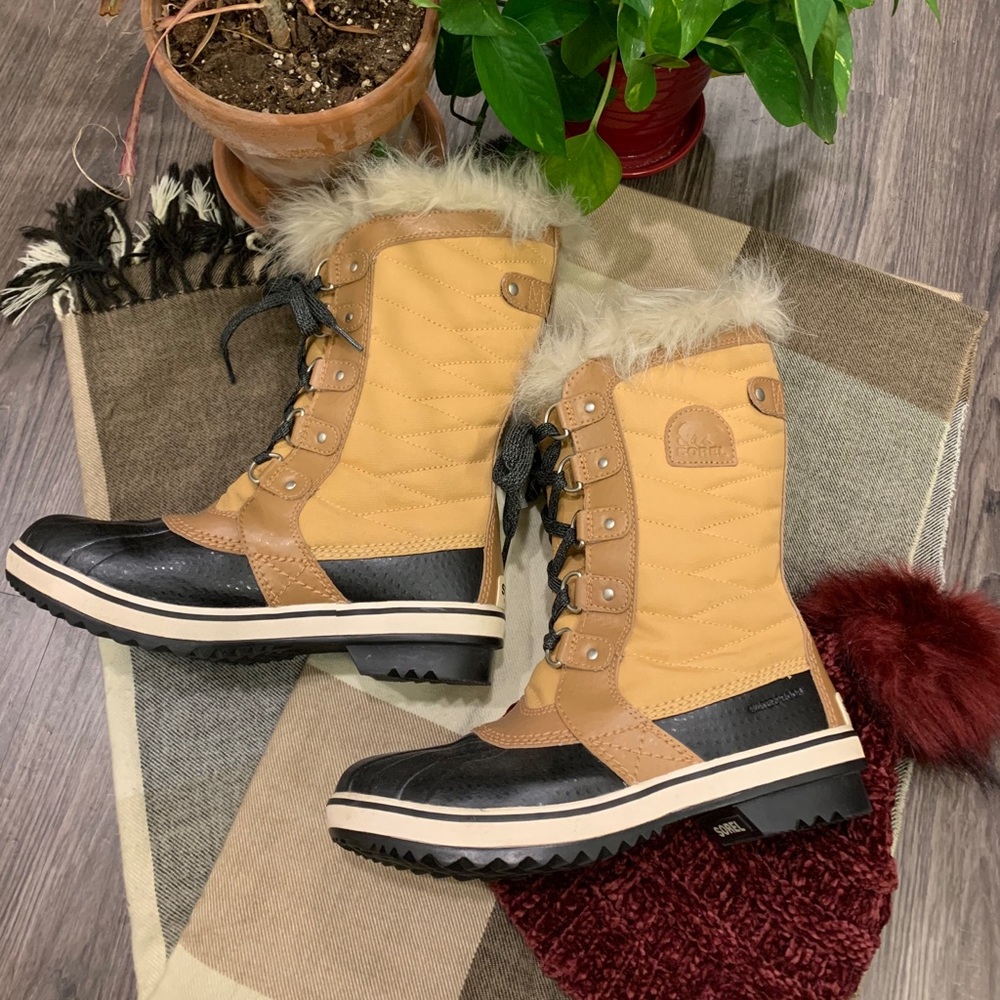 Sorel Tofino Boots